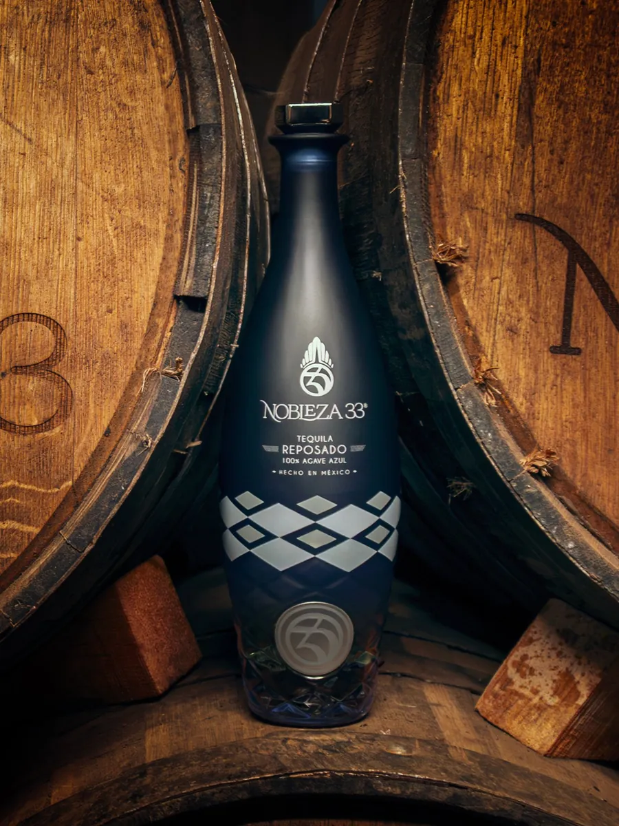 Tequila Nobleza 33 Reposado bottle